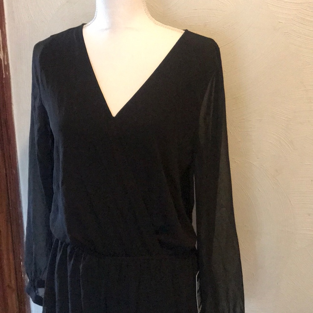 ⭐️SOLD⭐️New Express Black Romper Size M - Picture 2 of 6